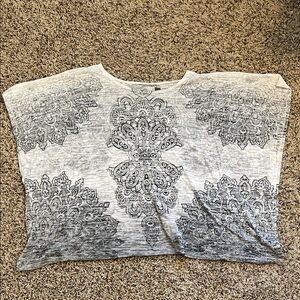 Prana Gray and Black Patterned Short Sleeve Tee